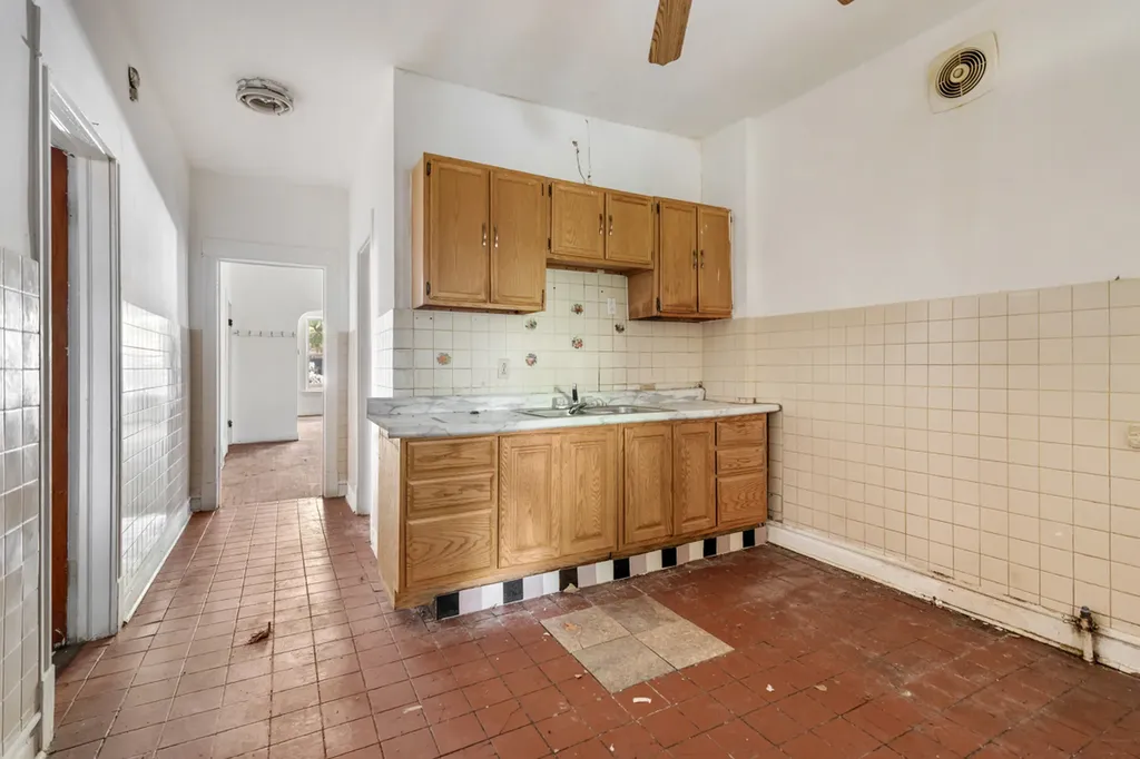 1907 West Irving Park Road Chicago IL 60613