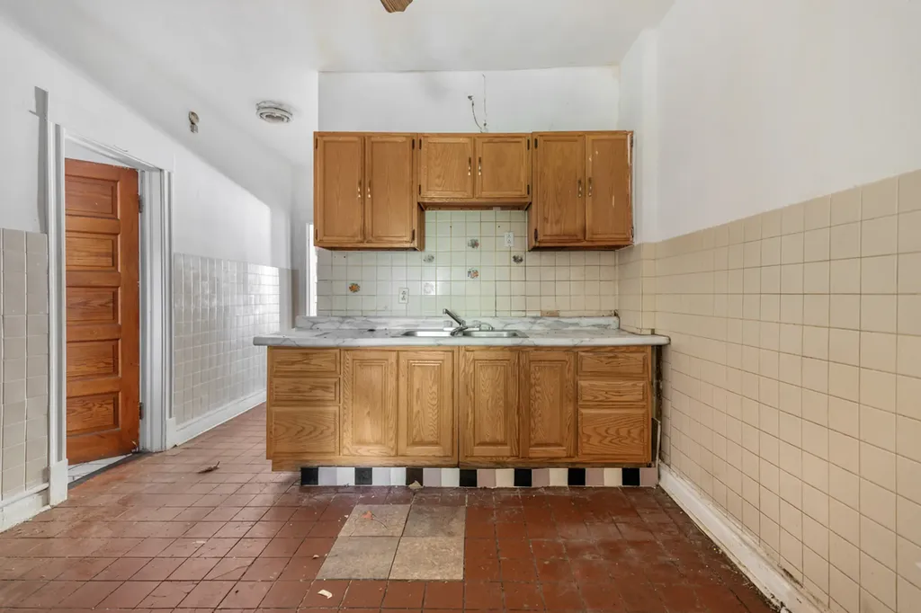 1907 West Irving Park Road Chicago IL 60613