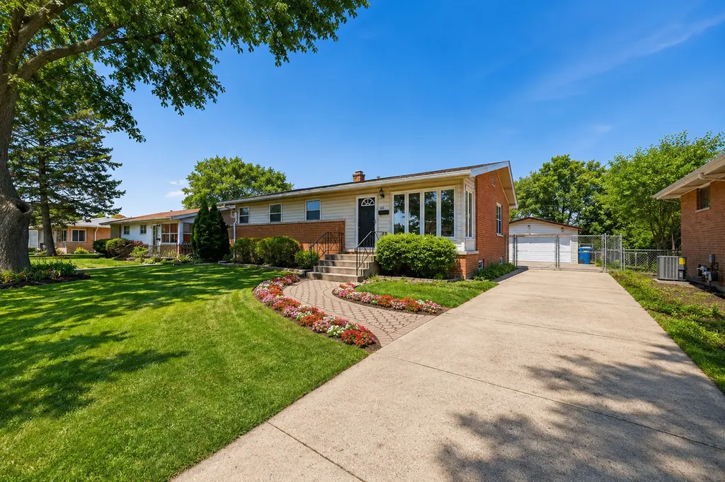 322 East Alden Drive Addison IL 60101