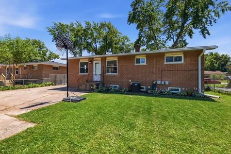322 East Alden Drive Addison IL 60101