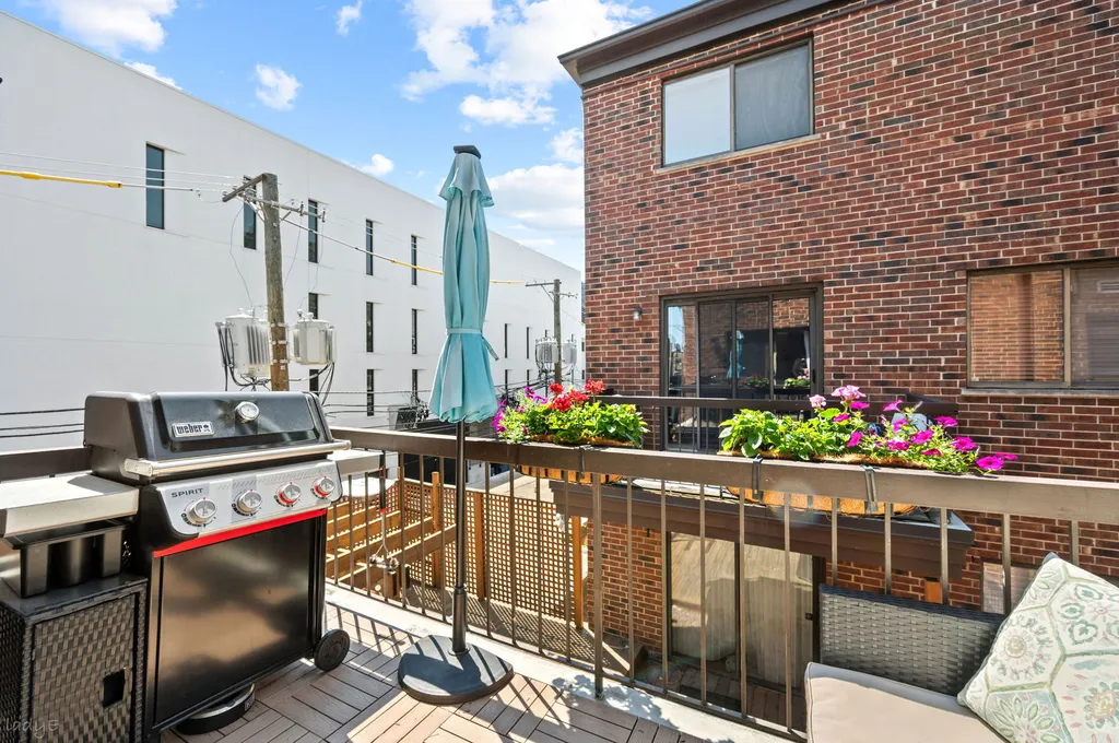 1651 North Dayton Street Chicago IL 60614