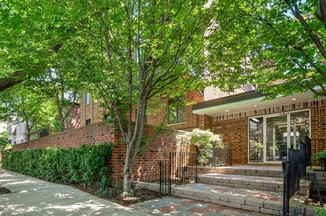 1651 North Dayton Street Chicago IL 60614