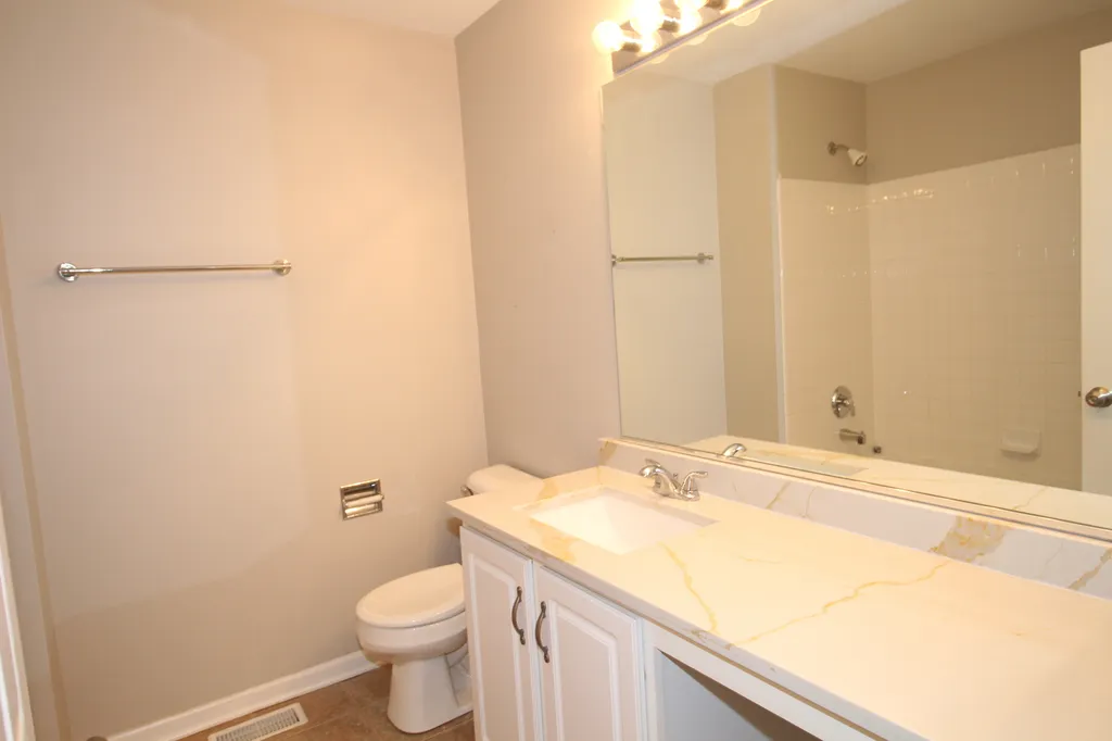 2518 Golf Ridge Circle Naperville IL 60563