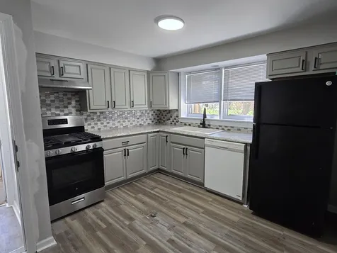 525 25TH Avenue Bellwood IL 60104