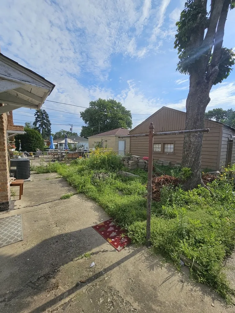 7249 South Sacramento Avenue Chicago IL 60629
