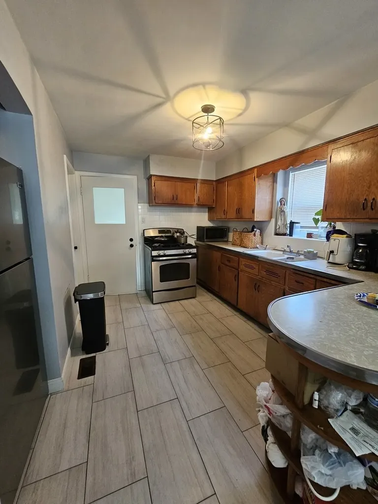 7249 South Sacramento Avenue Chicago IL 60629