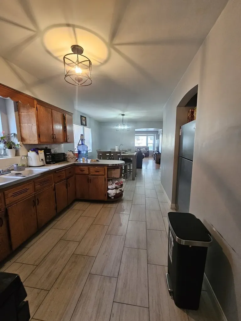 7249 South Sacramento Avenue Chicago IL 60629