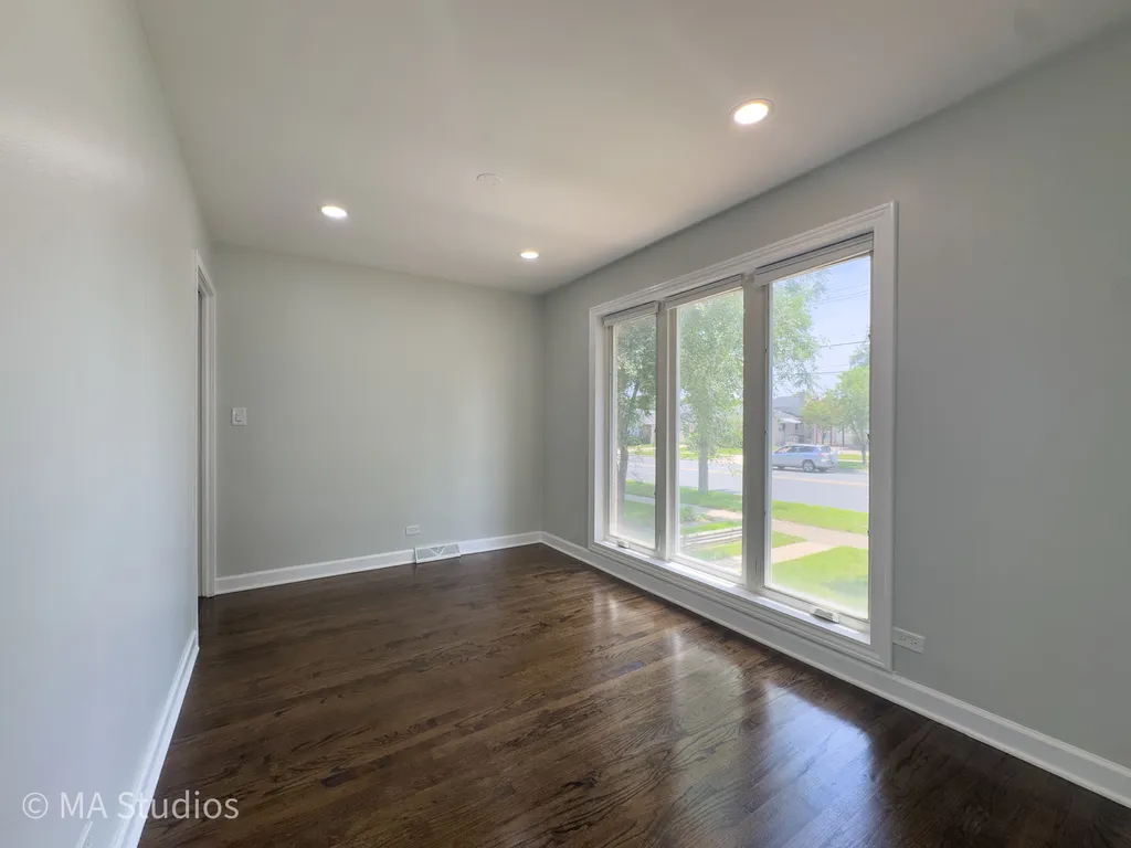4256 Golf Road Skokie IL 60076