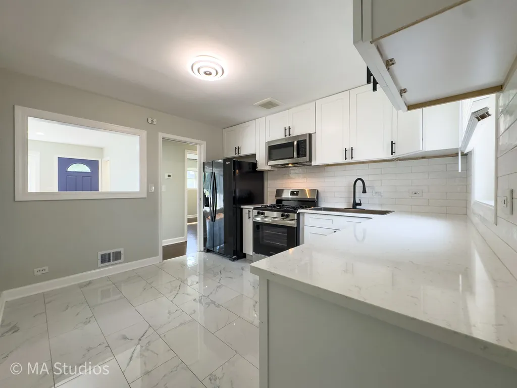 4256 Golf Road Skokie IL 60076