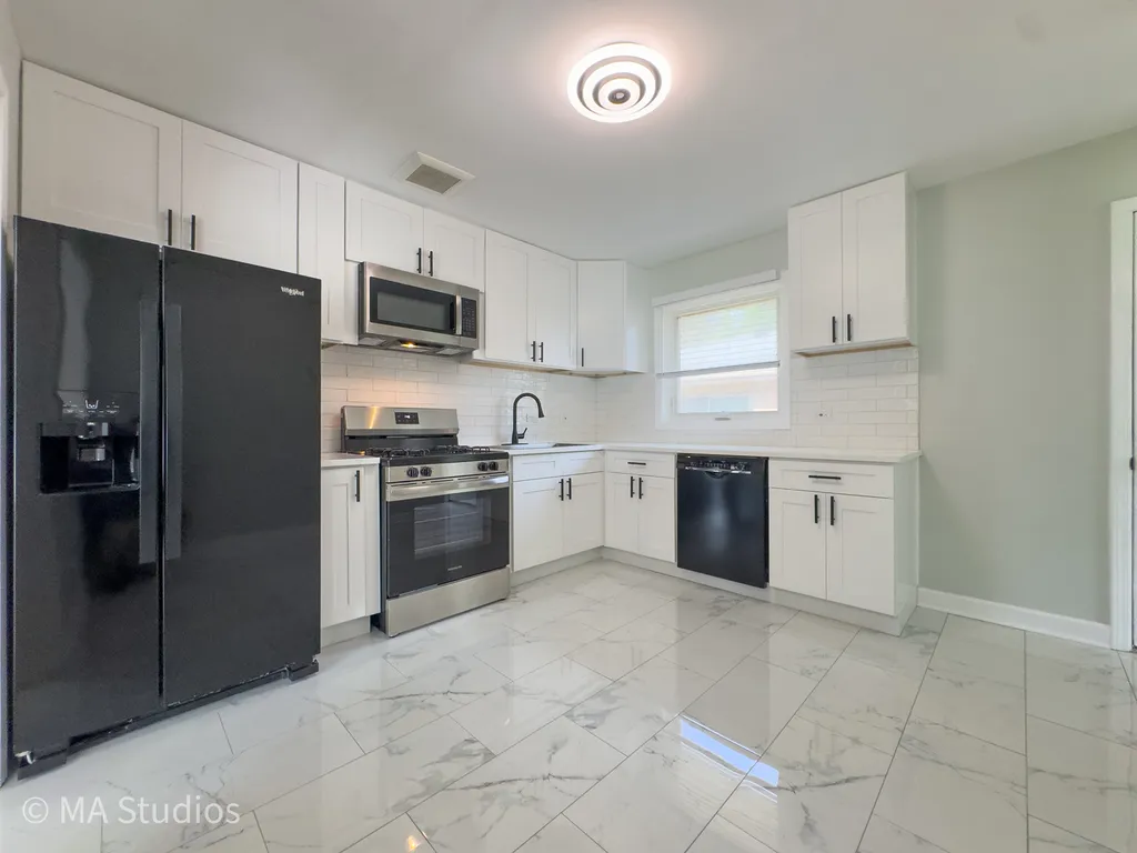 4256 Golf Road Skokie IL 60076