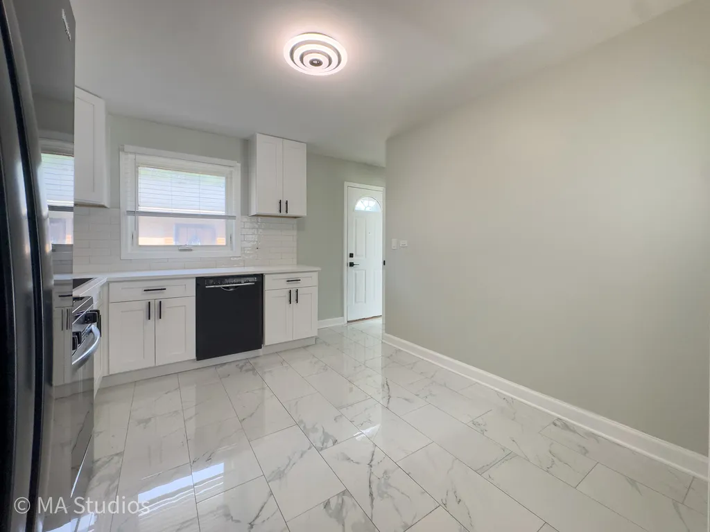 4256 Golf Road Skokie IL 60076