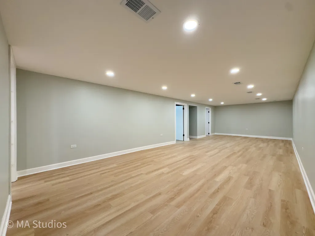 4256 Golf Road Skokie IL 60076