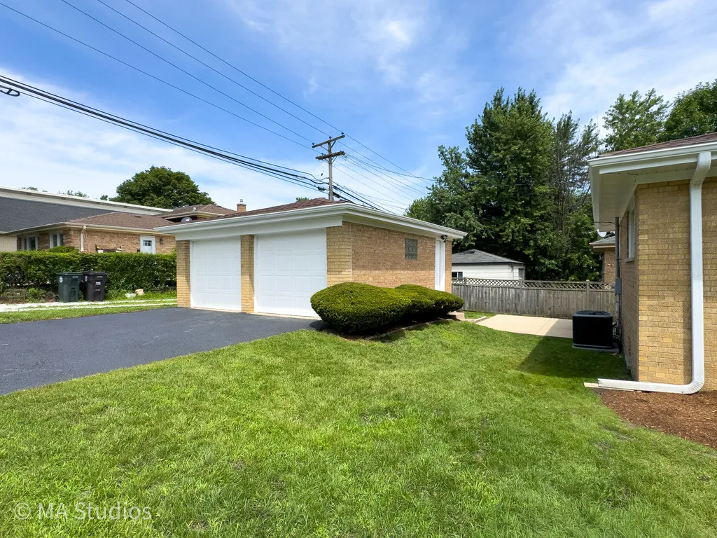 4256 Golf Road Skokie IL 60076