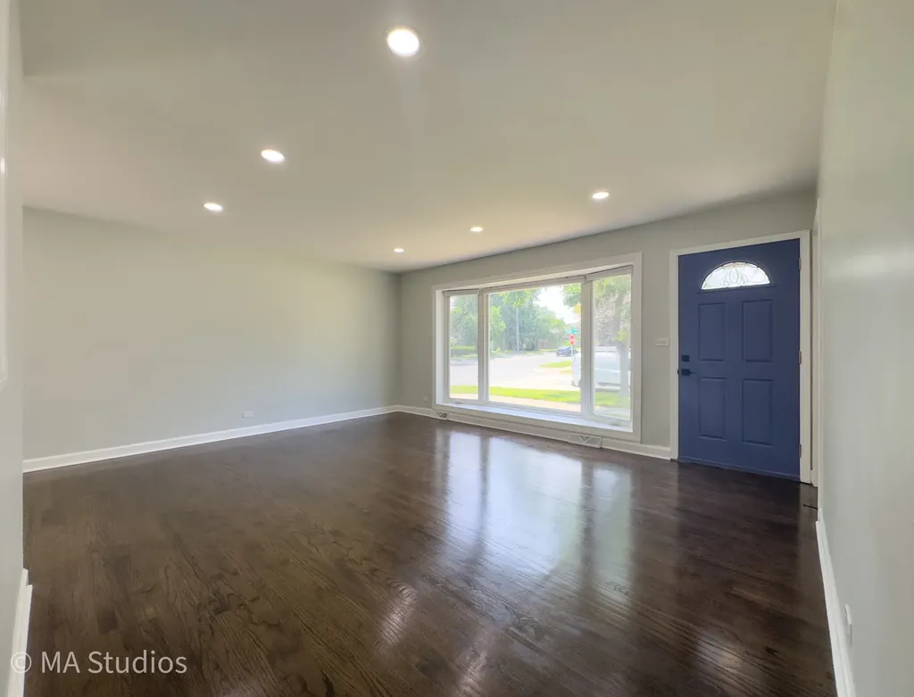 4256 Golf Road Skokie IL 60076