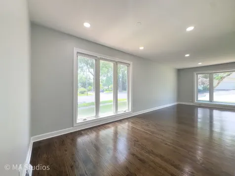4256 Golf Road Skokie IL 60076
