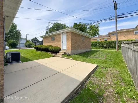 4256 Golf Road Skokie IL 60076