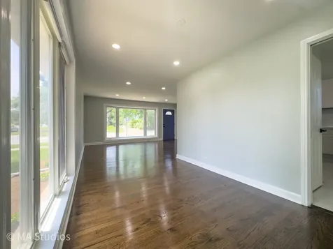 4256 Golf Road Skokie IL 60076