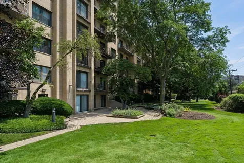 4601 West Touhy Avenue Lincolnwood IL 60712