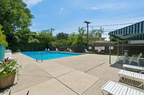 4601 West Touhy Avenue Lincolnwood IL 60712
