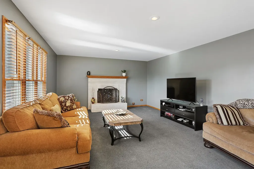 524 Glenn Drive New Lenox IL 60451