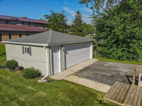 147 East Fifth Street Manteno IL 60950