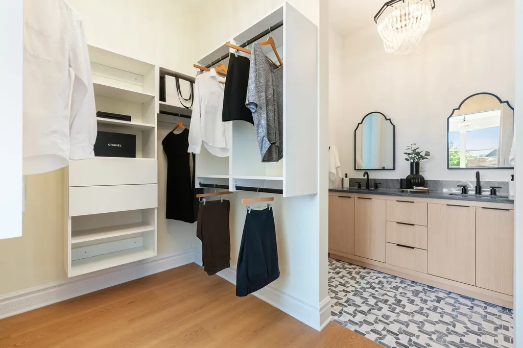 3329 North Whipple Street Chicago IL 60618