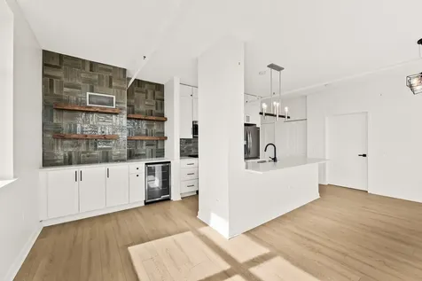 511 West Division Street Chicago IL 60610