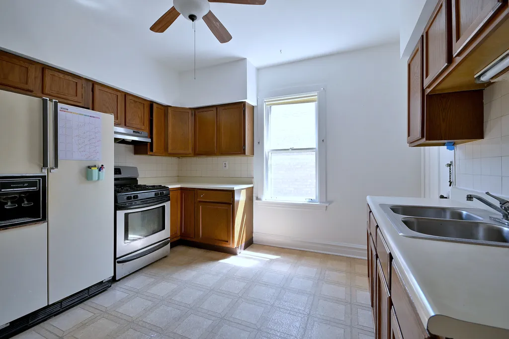 2630 West Carmen Avenue Chicago IL 60625