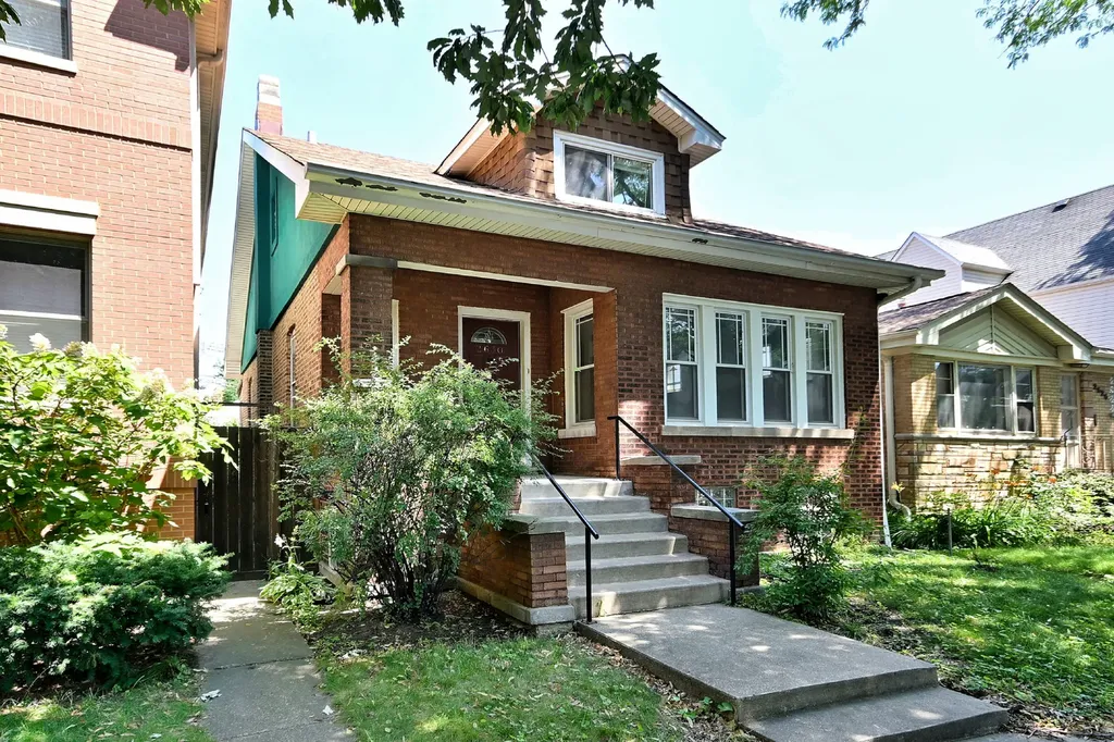 2630 West Carmen Avenue Chicago IL 60625