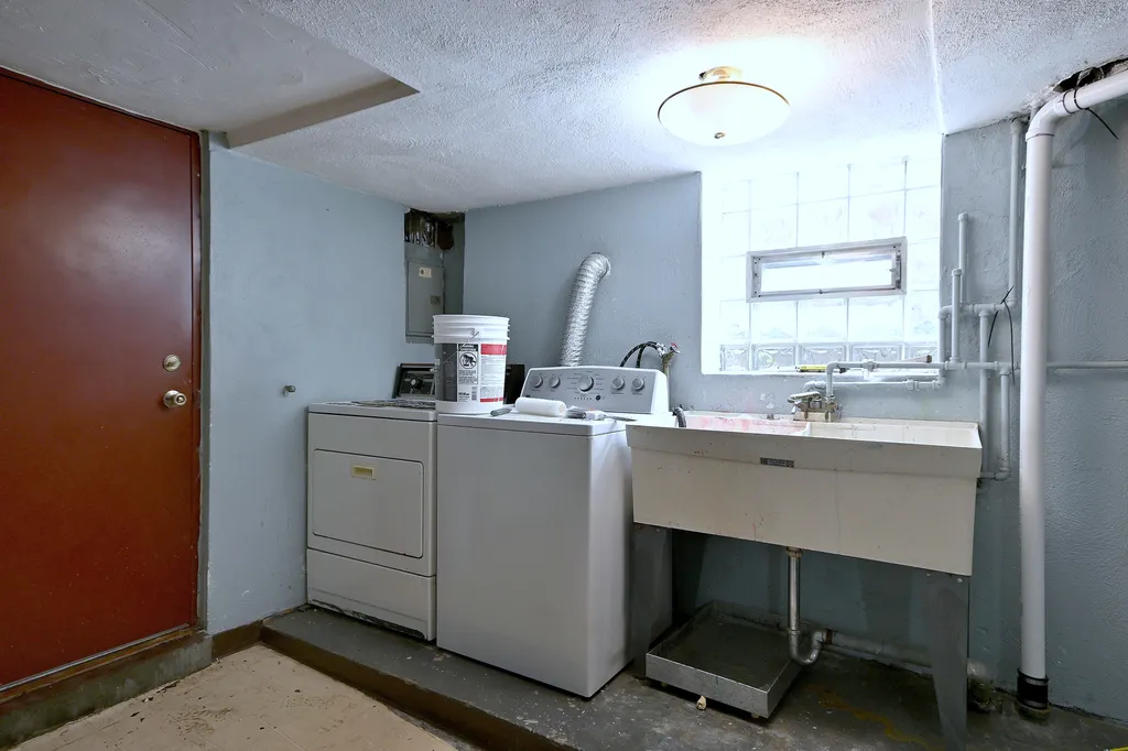 2630 West Carmen Avenue Chicago IL 60625