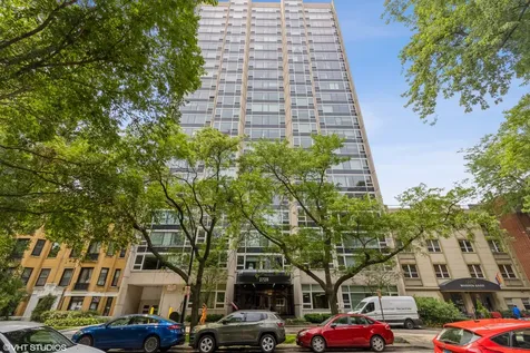 2728 North Hampden Court Chicago IL 60614