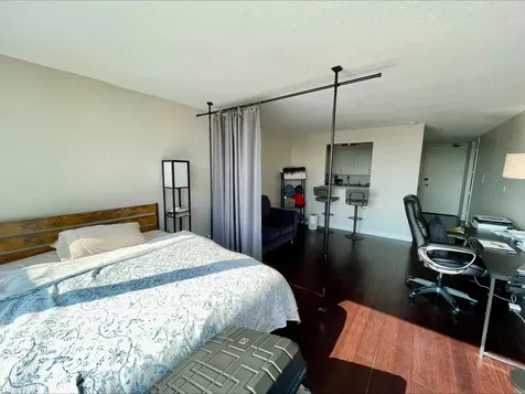 2728 North Hampden Court Chicago IL 60614