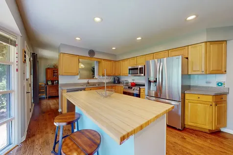 315 East Reseda Parkway Palatine IL 60067