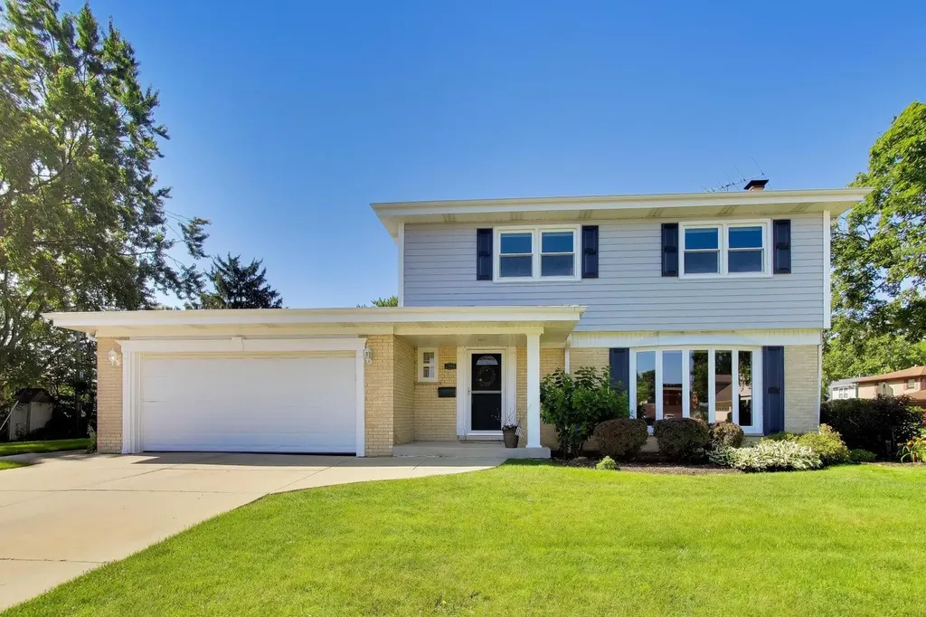 2505 East Mayfair Road Arlington Heights IL 60004