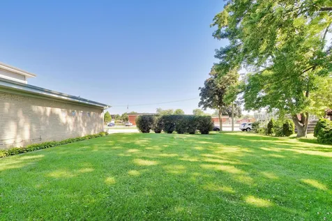 2505 East Mayfair Road Arlington Heights IL 60004