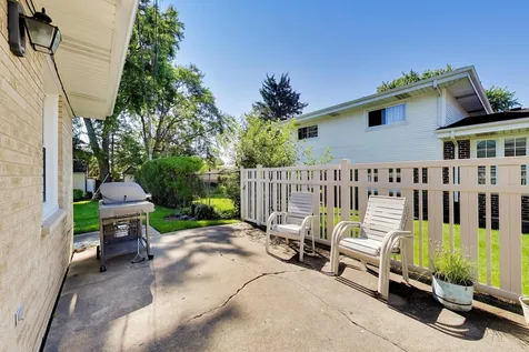 2505 East Mayfair Road Arlington Heights IL 60004