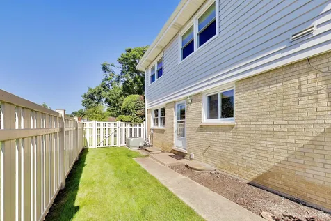 2505 East Mayfair Road Arlington Heights IL 60004