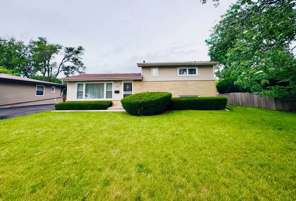 604 North Wilshire Drive Mount Prospect IL 60056