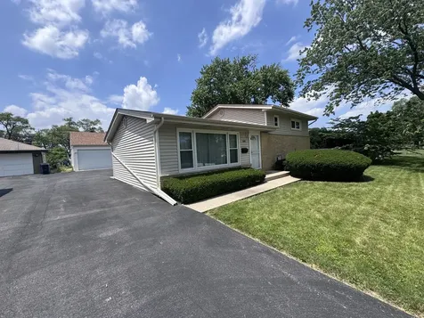 604 North Wilshire Drive Mount Prospect IL 60056