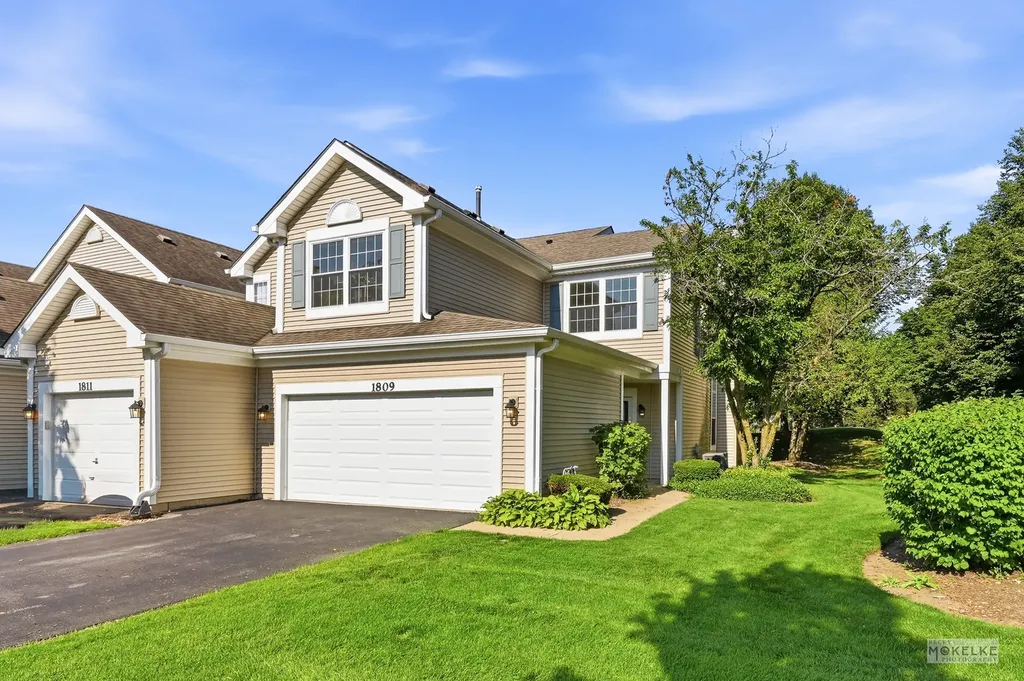 1809 Moore Court St. Charles IL 60174