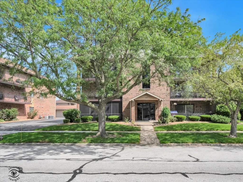 8124 West 169th Street Tinley Park IL 60477