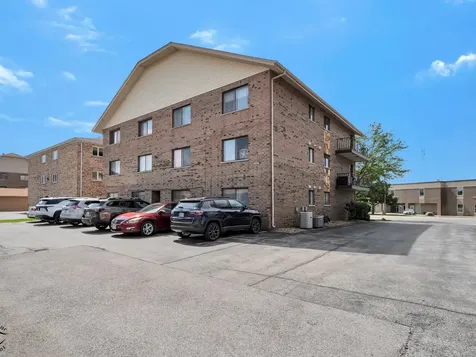 8124 West 169th Street Tinley Park IL 60477