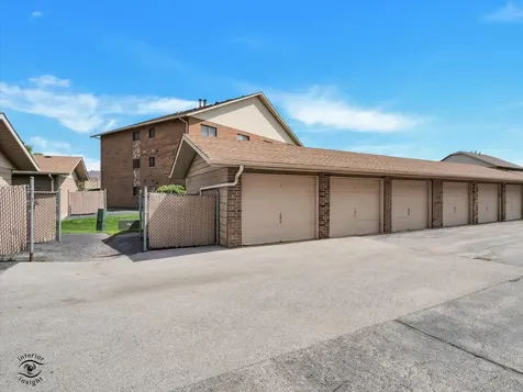 8124 West 169th Street Tinley Park IL 60477
