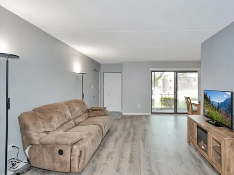 8124 West 169th Street Tinley Park IL 60477
