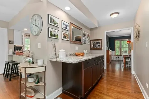 1305 Dancer Court Libertyville IL 60048