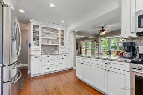 1305 Dancer Court Libertyville IL 60048