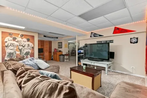 1305 Dancer Court Libertyville IL 60048