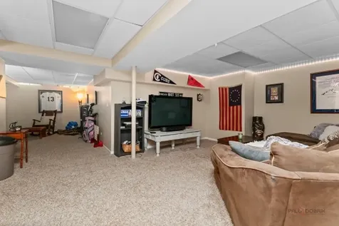 1305 Dancer Court Libertyville IL 60048