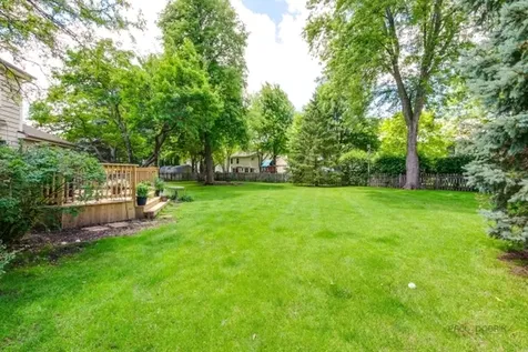 1305 Dancer Court Libertyville IL 60048