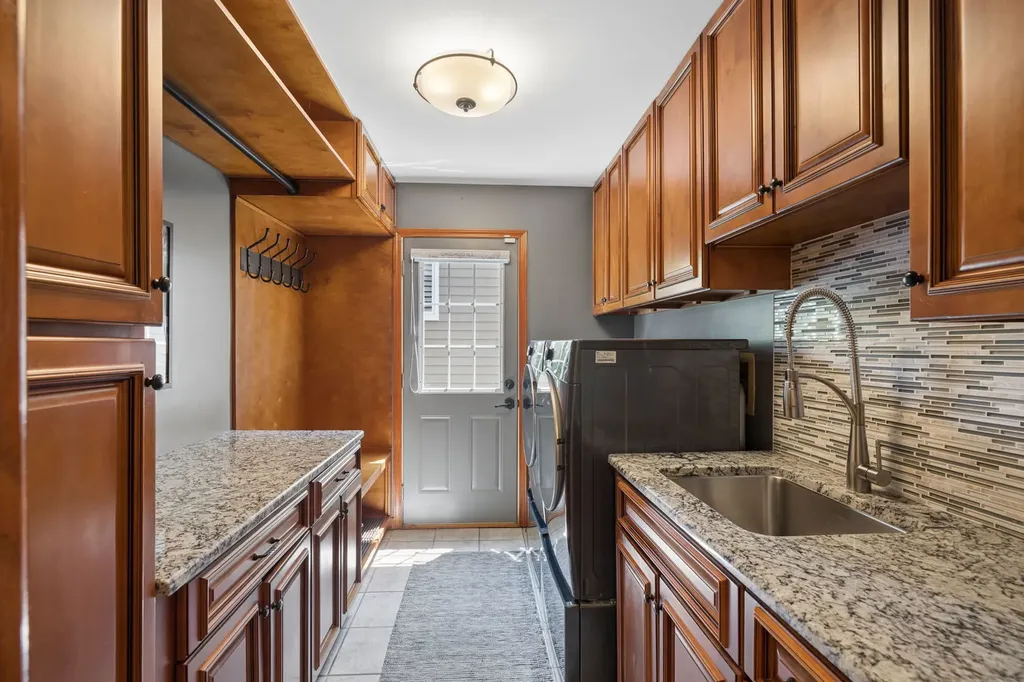 5401 Challen Place Downers Grove IL 60515